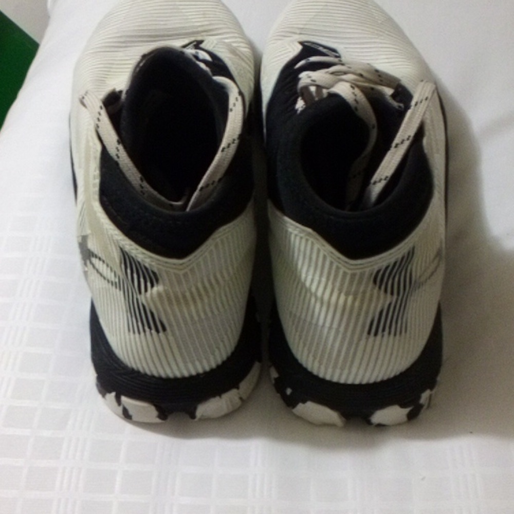 Shoes. - Picture 5 of 6